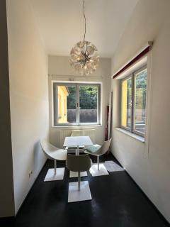 Spacious Karlin Lofty Apartment - Prague - 0
