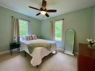 Woodhaven- Your Serene Countryside Escape farmhouse - Orange - 2