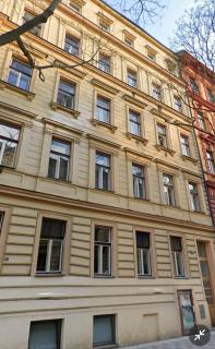Spacious Karlin Lofty Apartment - Prague - 7