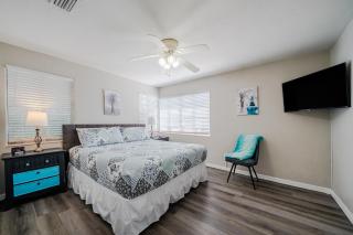 Spacious 3BR, Pool, Near Beach & Attractions - 1