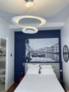 Chambre dans Hôtel Particulier 18e siècle Hyper Centre La Rochelle - 9
