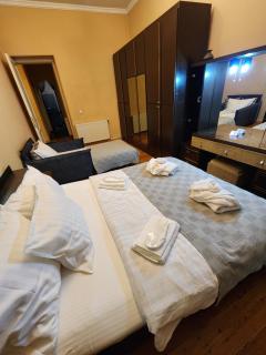 Riverside Baratashvili Apartment - Tbilisi - 4