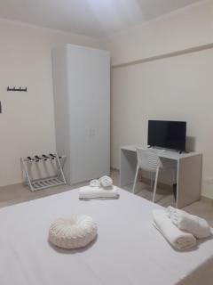 LOVELY BIANCO - Rooms & Apartment - Bianco - 6