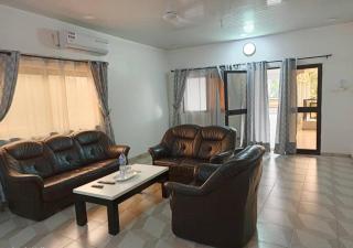 Spacieux appartement à l'étage avec bonne aération - - 8