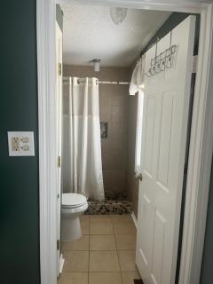 Jolly Accommodations & Suite-Sleeps 10 - Memphis - 5