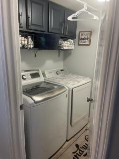 Jolly Accommodations & Suite-Sleeps 10 - Memphis - 9
