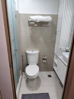 Georgia Luxe Suite at Shore 2 MOA - Manila - 8