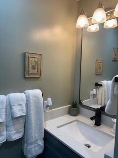 Kerry's Kozy Nest - Brampton - 4