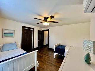 Newly Renovated Historic mansion ☆ 8 Bedrooms - Hamilton - 1