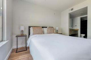 Blueground Gateway gym pool near stadium ATX-251 - 1