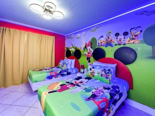 Themed house with private Game Room and Pool 23931 - 9