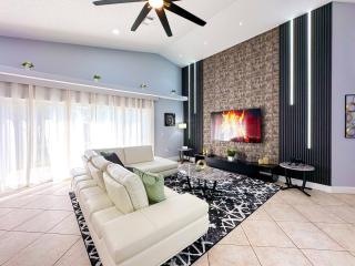 Themed house with private Game Room and Pool - Loughman - 2