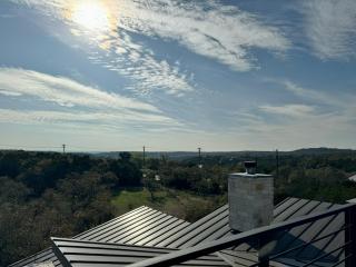 Upscale Modern Hill Country Home! Has it ALL! - Wimberley - 4
