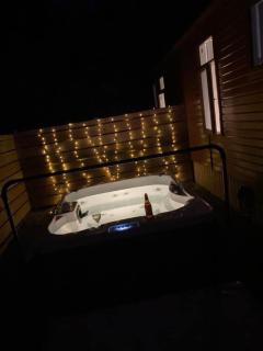 Roe Lodge at Owlet Hideaway - with Hot Tub, Near York - 5
