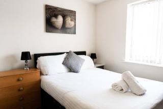 Greenings Apt Warrington - 2 Bed with FREE off road Parking & Wifi - Warrington - 2