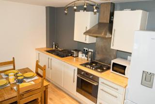 Greenings Apt Warrington - 2 Bed with FREE off road Parking & Wifi - Warrington - 6