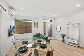 3BR 2.5BA ROOFTOP VIEW GREEN LAKE HIDEAWAY - 5