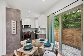 3BR 2.5BA ROOFTOP VIEW GREEN LAKE HIDEAWAY - Seattle - 1