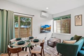 3BR 2.5BA ROOFTOP VIEW GREEN LAKE HIDEAWAY - Seattle - 6