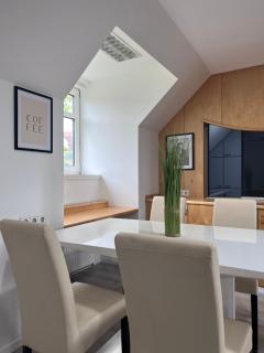 ROYAL RACiNG SUiTE - 9