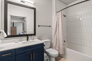 Luxury Apt, Min to DT, Gym, Pool - 8