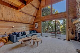 3BR with Sauna & Lake Views, 2 miles to Beach - Tahoe City - 3