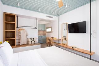 Sourinis Luxury Suites - 3