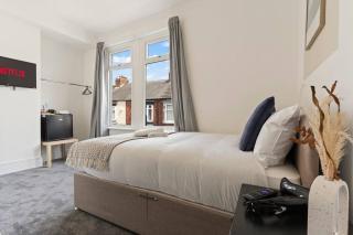 4 Bedroom 4 Bathroom House - Central Location - Free Parking, Fast Wifi and Smart TVs - Perfect for Contractors and Groups - by Yoko Property - Redcar - 9