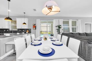 Storey Lake 6 bed Home- King Master on 1st Floor villa - Kissimmee - 2
