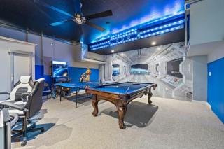 Star Wars 7 Bed Pool Home with Game Room home - 9