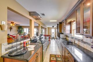 Near Ocean Home with Deck and Grill in Surfside Beach - 2