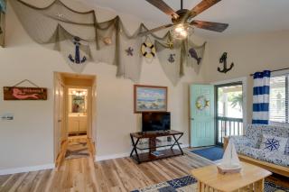 Ocean Isle Apartment with Balcony, 1 Mi to Beach! - Ocean Isle Beach - 5