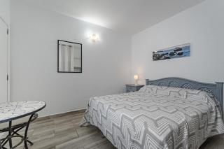 Primavera Tranquil Retreat 2-Bedroom Apartment with Balcony, Garden View & Fiber WiFi - Arona - 6