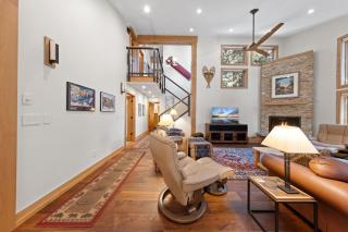 Daybreak Retreat at Carnelian Bay by Tahoe Getaways - Newly Remodeled 4BR w Private Hot Tub - Carnelian Bay - 6
