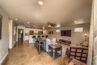 RR 464 Sattler Haus - Canyon Lake - 4