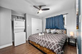 1BR Apt with Fully Equipped Kitchen Close to Major Attractions - 3