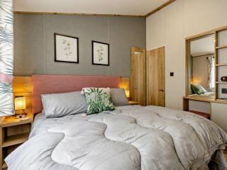 3 Bed in Hope 94112 - Bromlow - 2