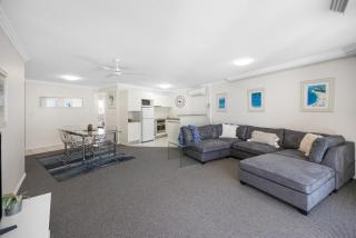 3 Bedroom Apartment with Lift - 3