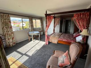 Tudor Manor Bed & Breakfast - Paraparaumu Beach - 3