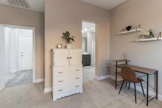 Modern 4BR Oasis, Fireplace, Patio & Spacious Family Room - Palmdale - 0