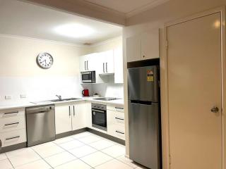 Unique Noosa Parade Townhouse - Noosaville - 8
