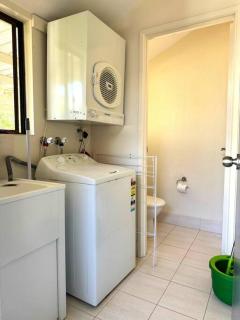 Unique Noosa Parade Townhouse - Noosaville - 7