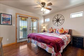 Cabin with Wild Horses, Fireplace, Dog Friendly & StarLink - 5