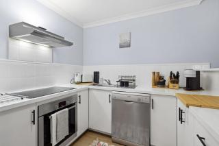 Exclusive Northbridge Apt w Wi-Fi Pool - 2