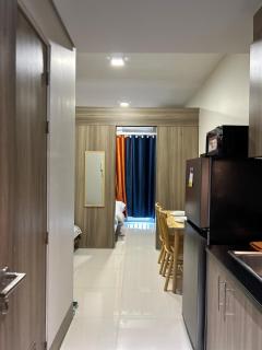 Cairong Inn Condominium pool TV with Netflix FAME RESIDENCES - Manila - 7