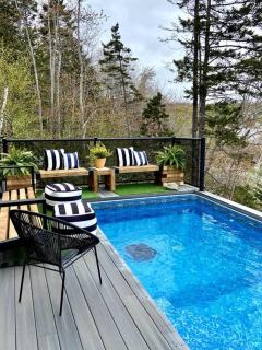 Luxury Halifax Waterfront Paradise -Pool, Hot Tub, Private Wharf, Boathouse, Backyard Oasis, Lookout - Halifax - 2