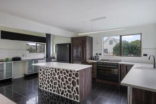 Beach Haven Manor - Waikanae Beach Holiday Home - Waikanae - 7