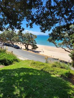 Lang's Beach Luxury Apartment - Langs Beach - 3
