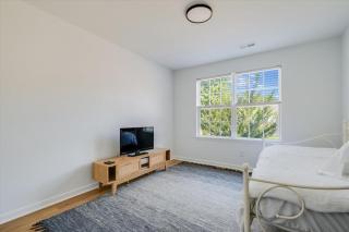 Modern Luxury Home Towel Warmers, Wi-Fi, Coffee - 2