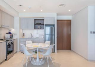 Luxurious 1 Bed in Dubai Creek Harbor, Hosted by Desert City Stays - 3